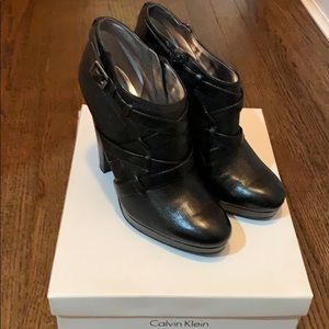 Calvin Klein Black Platform Bootie Sz 7 New